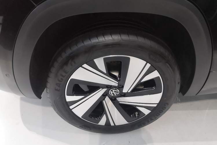 Used Volkswagen Teramont X 2024 380TSI Four-Wheel Drive Prestige Luxury Edition Right Rear Wheel Hub