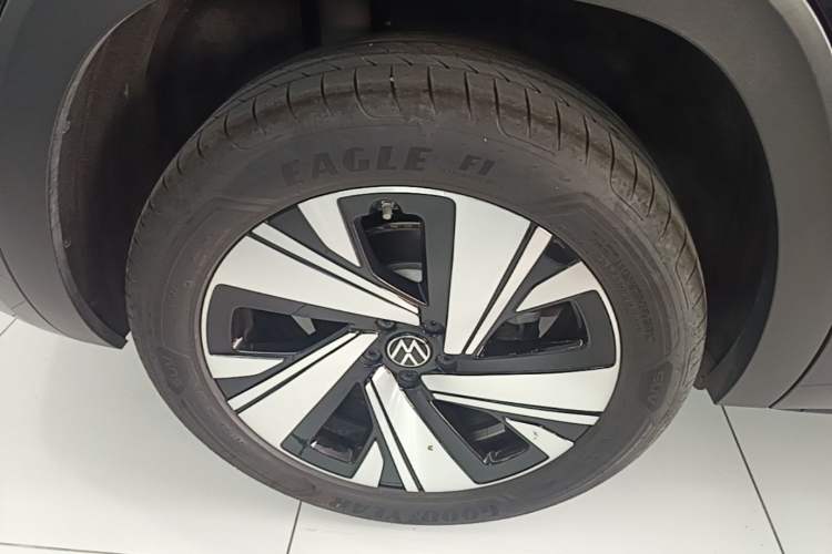 Used Volkswagen Teramont X 2024 380TSI All-Wheel Drive Longyao Edition Right Rear Wheel Hub