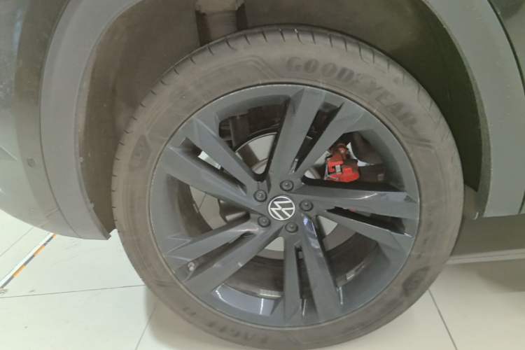 Used Volkswagen Teramont X 2024 380TSI Four-Wheel Drive Prestige Luxury Edition Right Rear Wheel Hub