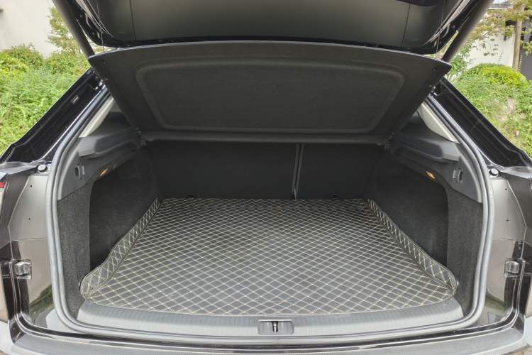 Used Volkswagen Teramont X 2024 380TSI Four-Wheel Drive Prestige Luxury Edition Trunk