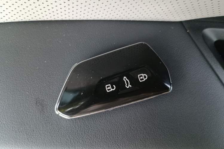 Used Volkswagen Teramont X 2024 380TSI Four-Wheel Drive Longxiang Edition Vehicle Key