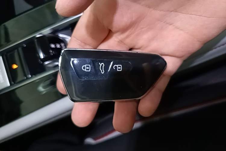 Used Volkswagen Teramont X 2024 380TSI Four-Wheel Drive Longxiang Edition Vehicle Key