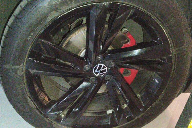 Used Volkswagen Teramont X 2024 380TSI Four-Wheel Drive Longxiang Edition Right Front Wheel Hub