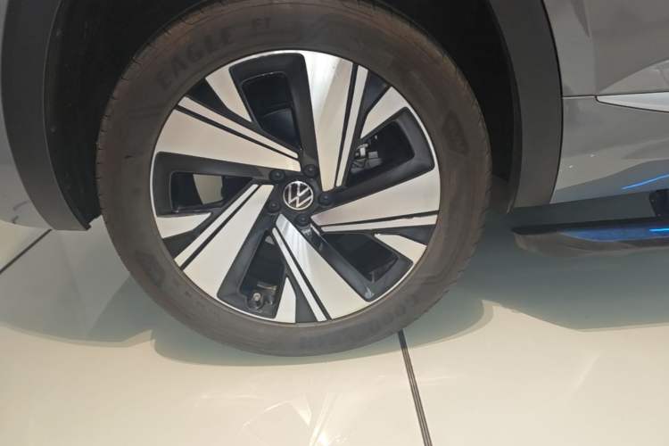 Used Volkswagen Teramont X 2024 380TSI Four-Wheel Drive Prestige Luxury Edition Right Rear Wheel Hub