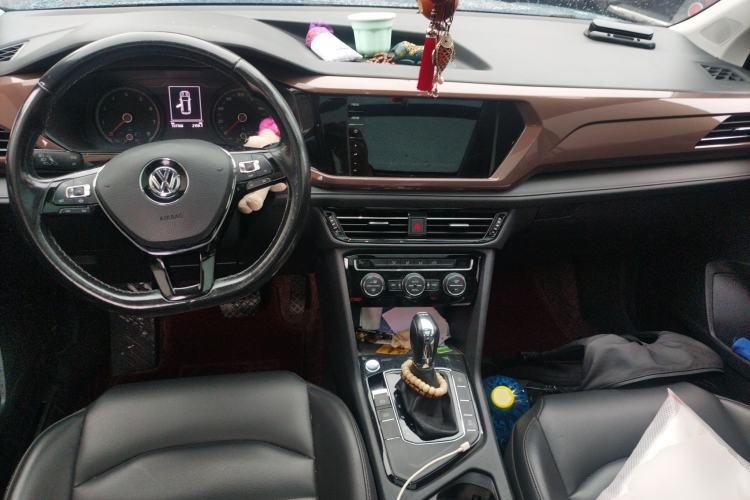 Used Volkswagen Tharu 2020 280TSI Two-Wheel Drive Comfort Edition China VI Standard Center Console