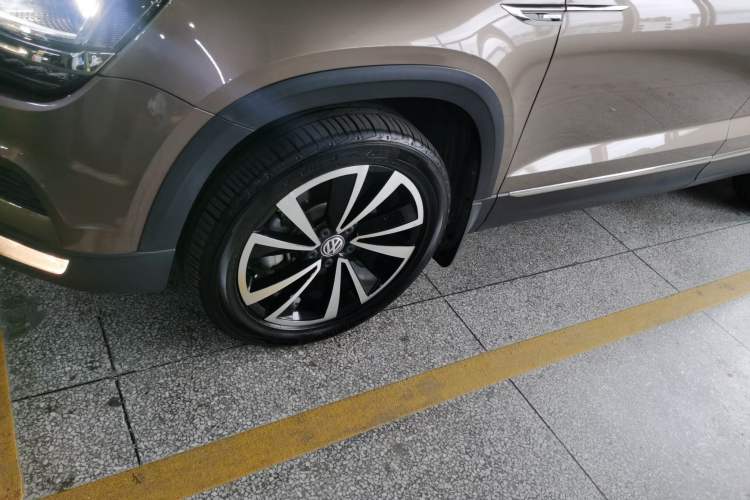 Used Volkswagen Tharu 2020 330TSI All-Wheel-Drive Luxury Edition China VI Standard Exterior 2
