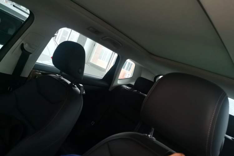 Used Volkswagen Tharu 2020 330TSI All-Wheel-Drive Luxury Edition China VI Standard Headliner