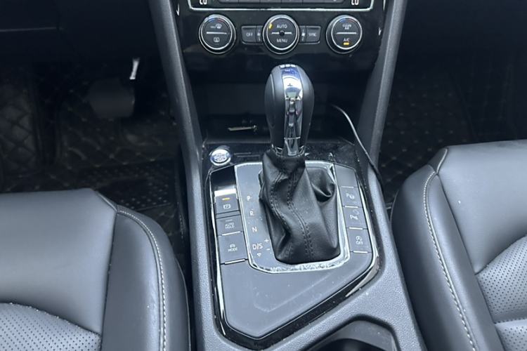 Used Volkswagen Tharu 2020 280TSI Two-Wheel-Drive Flagship Version China VI Interior 2