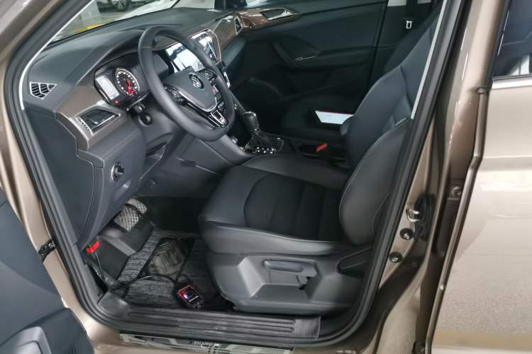 Used Volkswagen Tharu 2020 330TSI All-Wheel-Drive Luxury Edition China VI Standard Left Front Seat