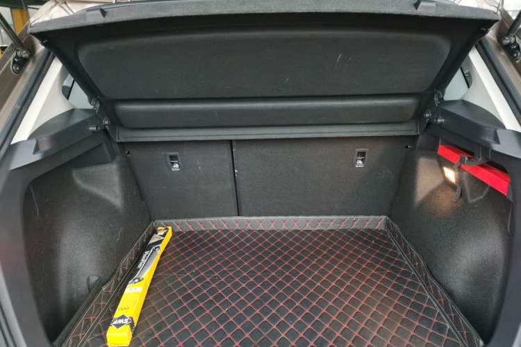 Used Volkswagen Tharu 2020 330TSI All-Wheel-Drive Luxury Edition China VI Standard Trunk