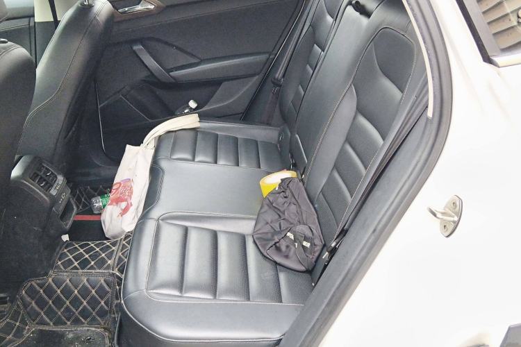 Used Volkswagen Tharu 2020 280TSI Two-Wheel Drive Luxury Plus Version China VI Standard Left Rear Seat