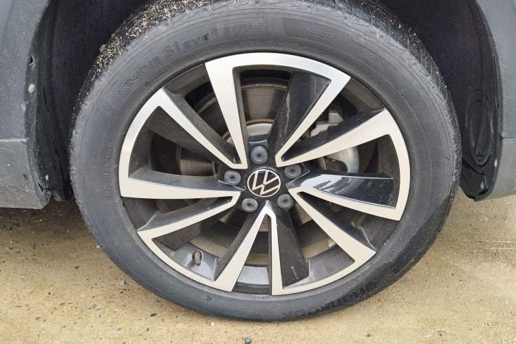 Used Volkswagen Tharu 2020 280TSI Two-Wheel Drive Luxury Plus Version China VI Standard Right Front Wheel Hub