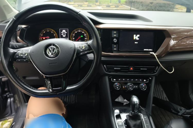 Used Volkswagen Tharu 2019 280TSI Two-Wheel Drive Luxury Edition China V Standard Center Console