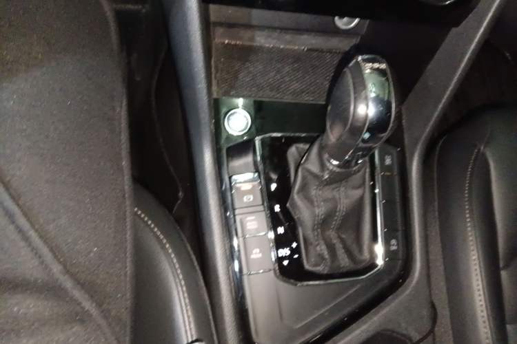 Used Volkswagen Tharu 2019 280TSI Two-Wheel Drive Luxury Edition China V Standard Gear Lever