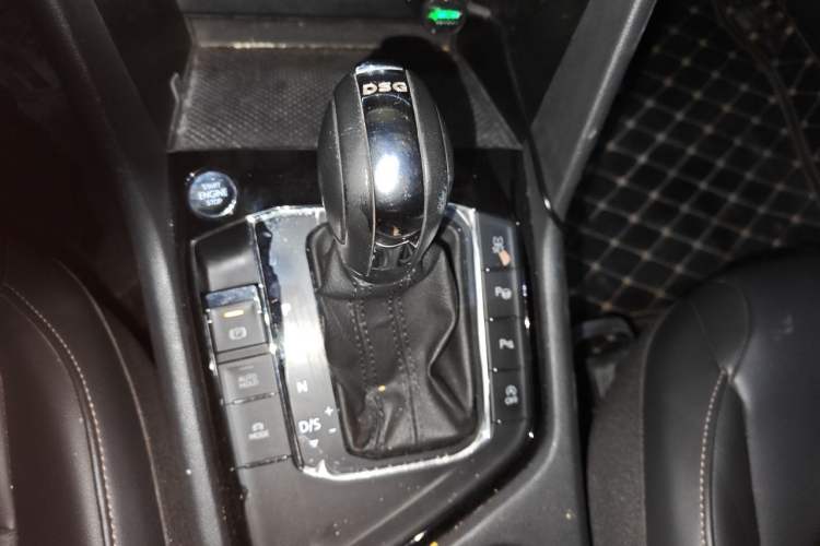Used Volkswagen Tharu 2019 280TSI Two-Wheel Drive Flagship Version China VI Standard Gear Lever