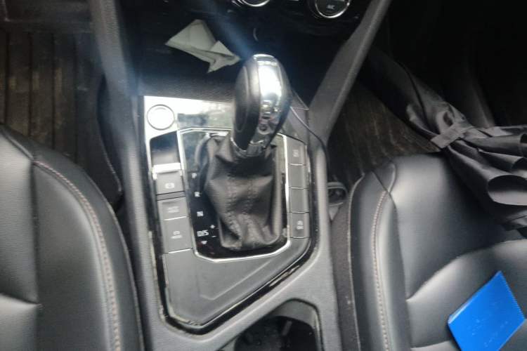 Used Volkswagen Tharu 2019 280TSI Two-Wheel Drive Luxury Edition China V Standard Gear Lever