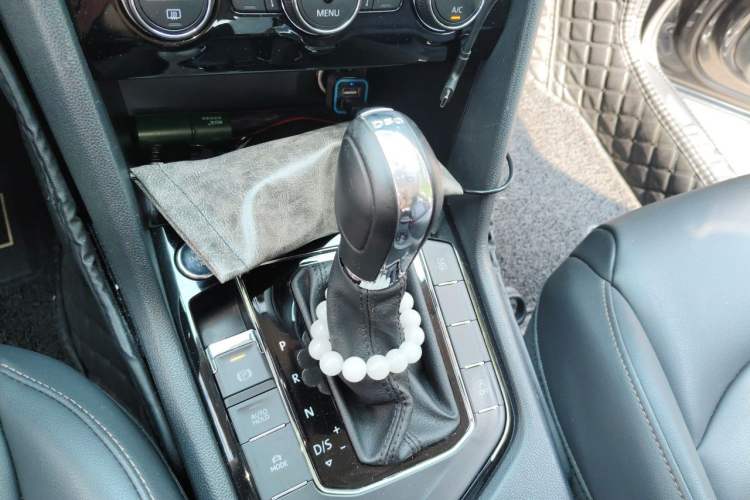 Used Volkswagen Tharu 2019 280TSI Two-Wheel Drive Luxury Version China VI Standard Gear Lever