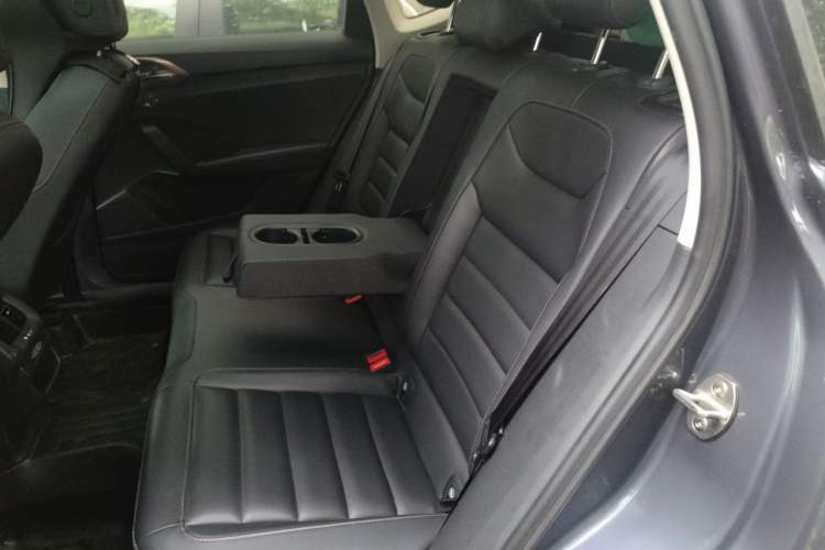 Used Volkswagen Tharu 2019 280TSI Two-Wheel Drive Luxury Edition China V Standard Left Rear Seat