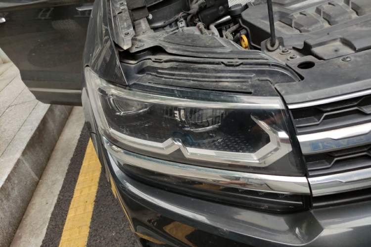 Used Volkswagen Tharu 2019 330TSI Four-Wheel Drive Luxury Edition China VI Standard Right Front Headlight