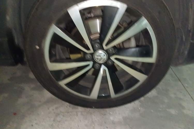 Used Volkswagen Tharu 2019 280TSI Two-Wheel Drive Luxury Edition China V Standard Right Front Wheel Hub