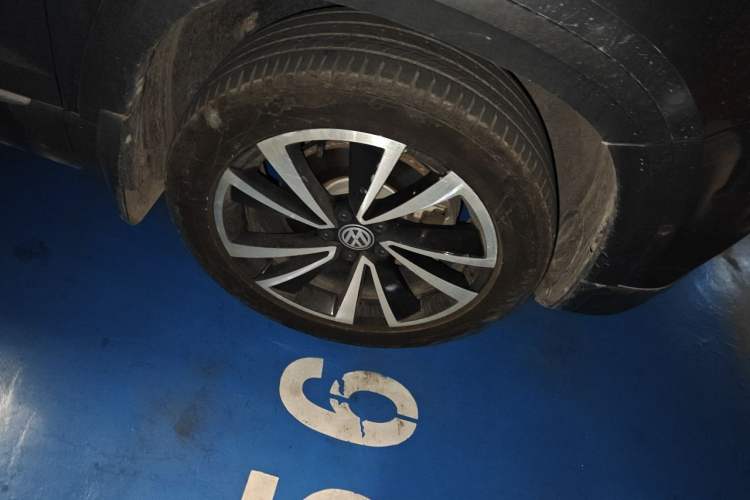 Used Volkswagen Tharu 2019 280TSI Two-Wheel Drive Flagship Version China VI Standard Right Front Wheel Hub
