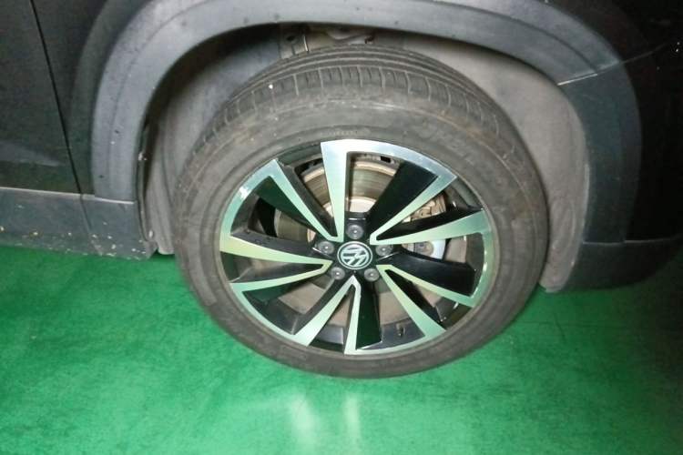 Used Volkswagen Tharu 2019 280TSI Two-Wheel Drive Luxury Version China VI Standard Right Front Wheel Hub