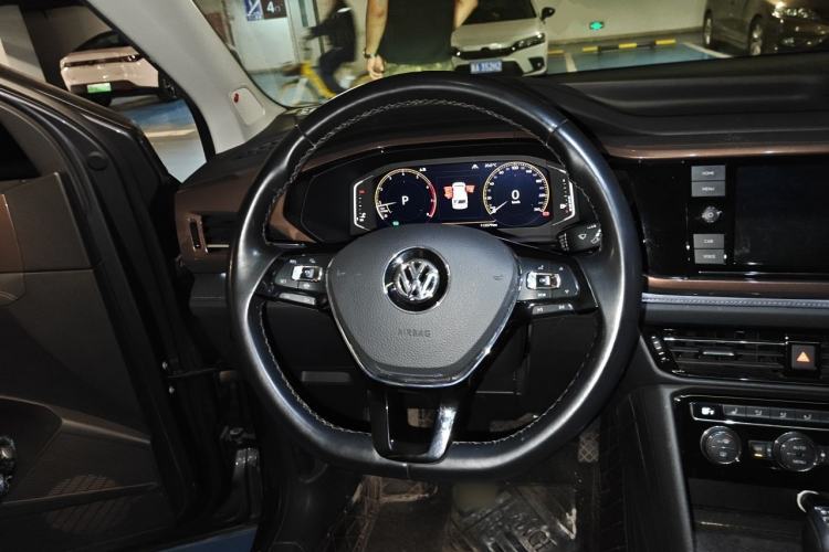 Used Volkswagen Tharu 2019 280TSI Two-Wheel Drive Flagship Version China VI Standard Steering Wheel