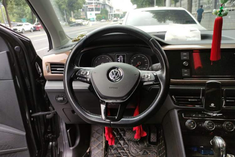 Used Volkswagen Tharu 2019 330TSI Four-Wheel Drive Luxury Edition China VI Standard Steering Wheel