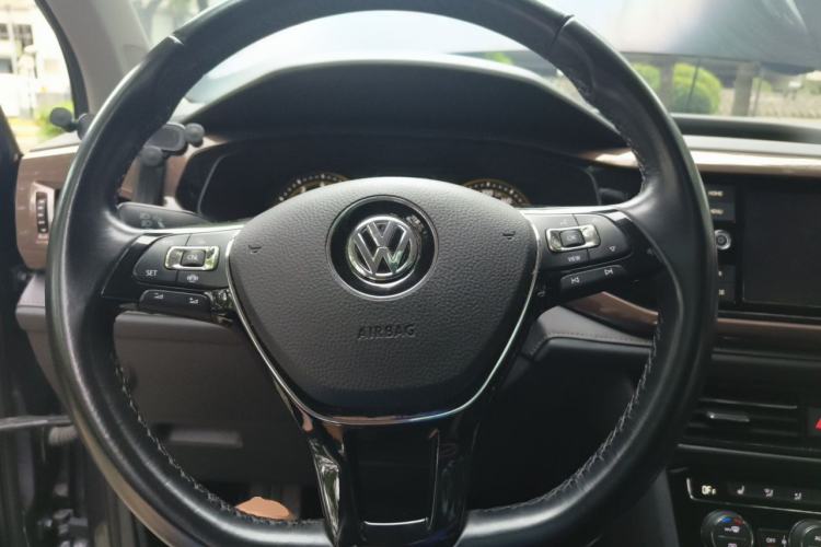 Used Volkswagen Tharu 2019 280TSI Two-Wheel Drive Luxury Edition China V Standard Steering Wheel