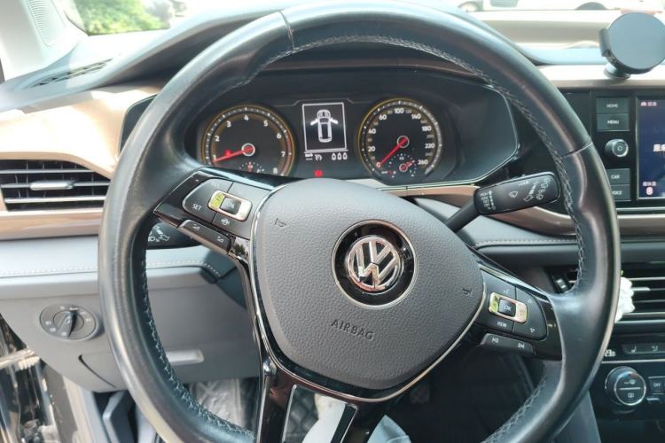 Used Volkswagen Tharu 2019 280TSI Two-Wheel Drive Luxury Version China VI Standard Steering Wheel