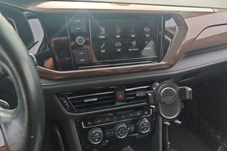 Used Volkswagen Tharu 2019 330TSI Four-Wheel Drive Flagship Model China VI Standard Audio And AC Panel