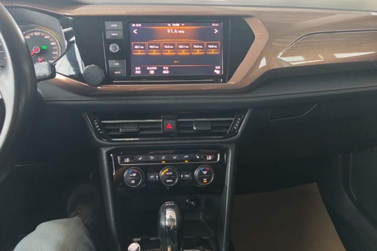 Used Volkswagen Tharu 2019 280TSI Two-Wheel Drive Luxury Version China VI Standard Audio And AC Panel