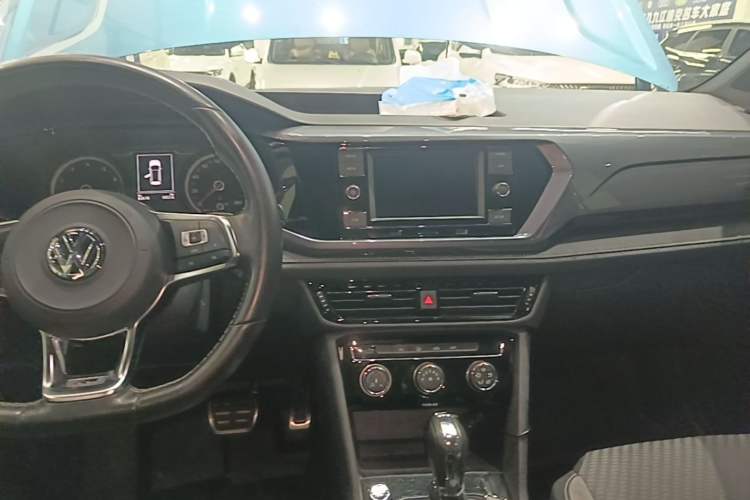 Used Volkswagen Tharu 2019 280TSI Two-Wheel Drive R-Line China V Standard Audio And AC Panel
