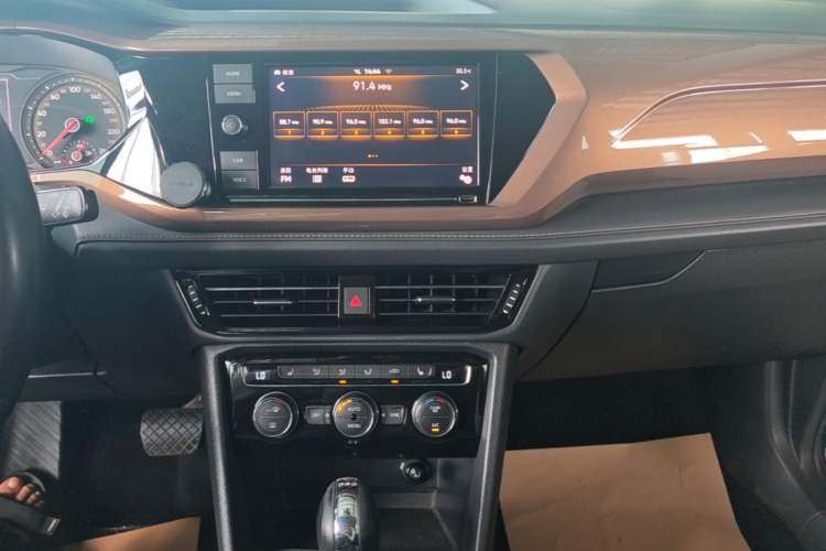Used Volkswagen Tharu 2019 280TSI Two-Wheel Drive Luxury Version China VI Standard Audio And AC Panel