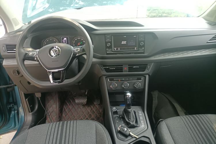 Used Volkswagen Tharu 2019 280TSI Two-Wheel Drive Trend Edition China VI Standard Center Console