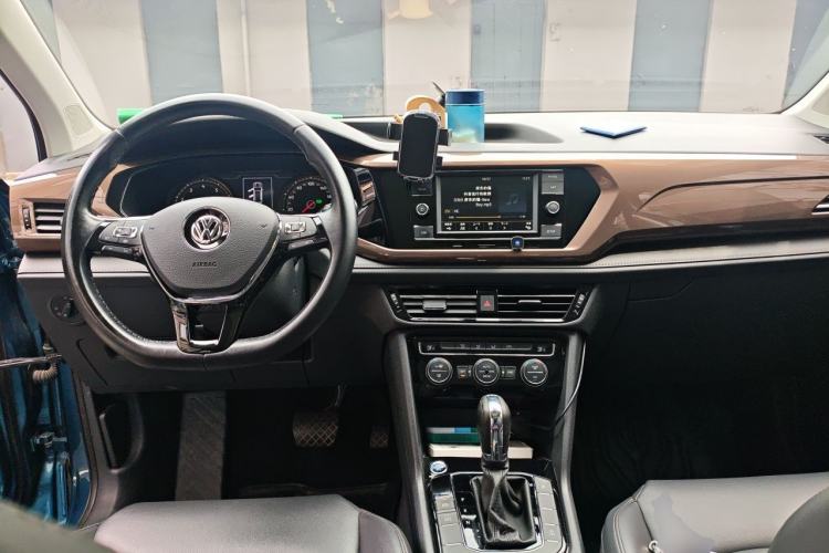 Used Volkswagen Tharu 2019 280TSI Two-Wheel Drive Comfort Edition China V Standard Center Console