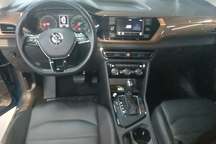Used Volkswagen Tharu 2019 280TSI Two-Wheel Drive Comfort Edition China V Standard Center Console