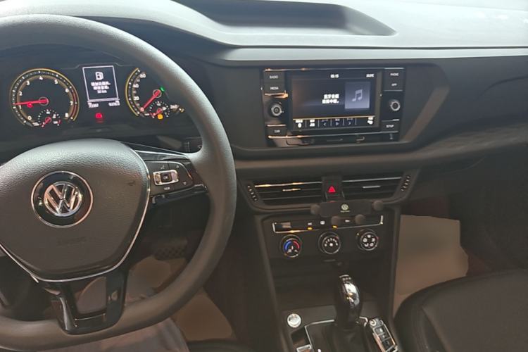 Used Volkswagen Tharu 2019 280TSI Two-Wheel Drive Trend Edition China VI Standard Center Console