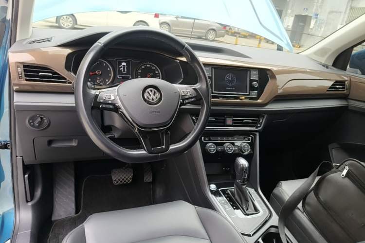 Used Volkswagen Tharu 2019 280TSI Two-Wheel Drive Comfort Edition China VI Standard Center Console