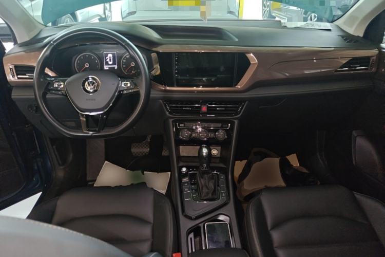 Used Volkswagen Tharu 2019 280TSI Two-Wheel Drive Comfort Edition China VI Standard Center Console