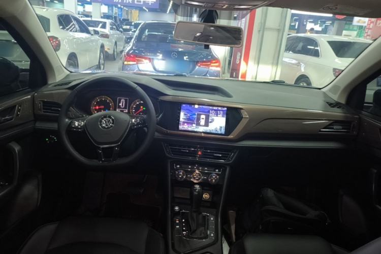 Used Volkswagen Tharu 2019 280TSI Two-Wheel Drive Comfort Edition China VI Standard Center Console