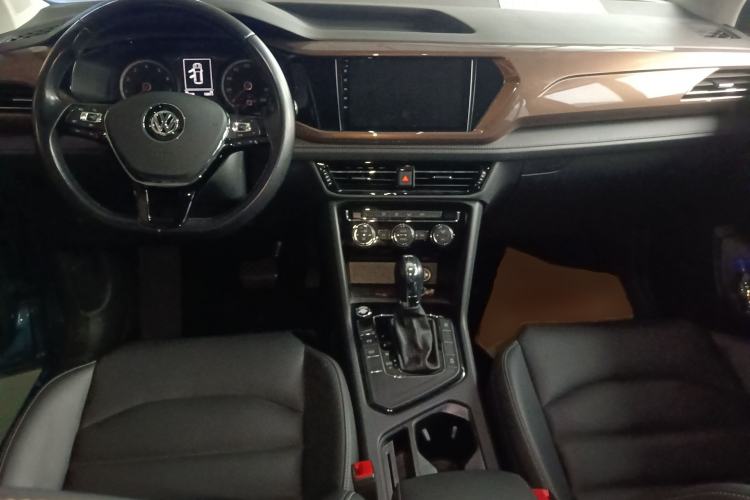 Used Volkswagen Tharu 2019 280TSI Two-Wheel Drive Comfort Edition China VI Standard Center Console