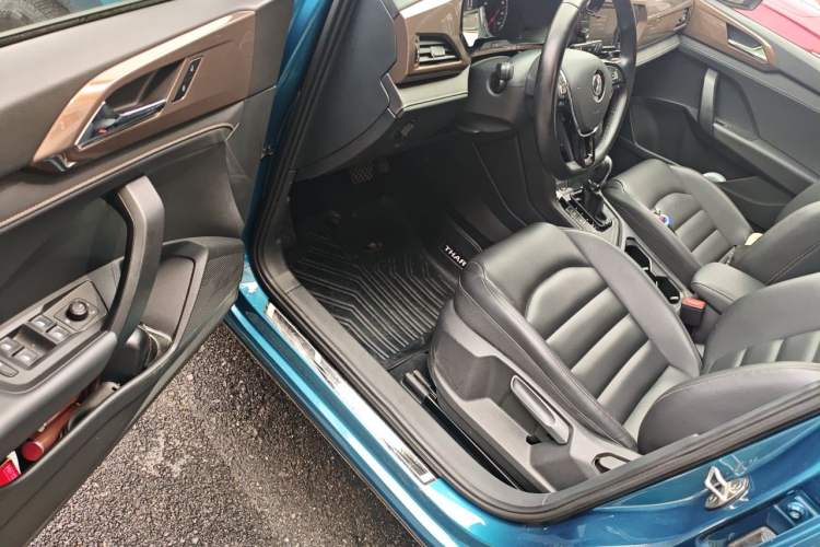 Used Volkswagen Tharu 2019 280TSI Two-Wheel Drive Comfort Edition China V Standard Driver Seat