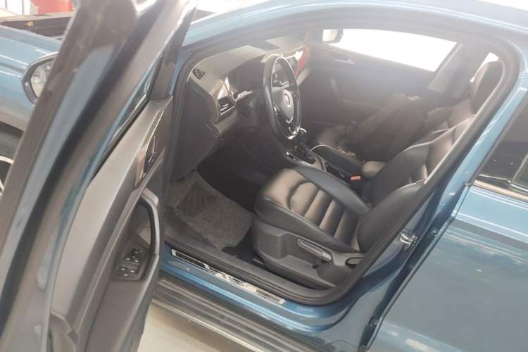 Used Volkswagen Tharu 2019 330TSI Four-Wheel Drive Luxury Edition China VI Standard Driver Seat