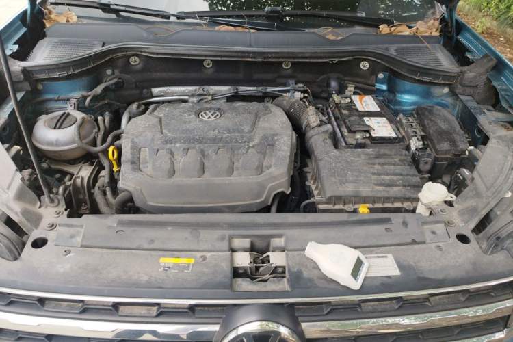 Used Volkswagen Tharu 2019 330TSI Four-Wheel Drive Flagship Model China VI Standard Engine Bay