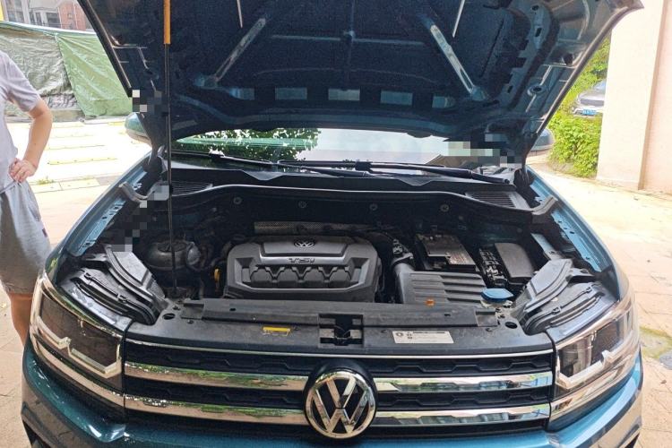Used Volkswagen Tharu 2019 330TSI Four-Wheel Drive Flagship Model China VI Standard Engine Bay