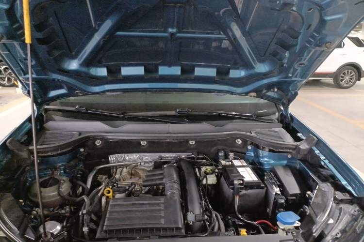 Used Volkswagen Tharu 2019 280TSI Two-Wheel Drive Luxury Version China VI Standard Engine Bay