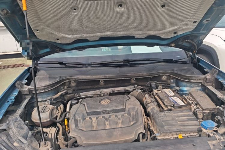Used Volkswagen Tharu 2019 330TSI Four-Wheel Drive Flagship Model China VI Standard Engine Bay