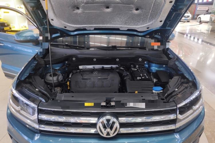 Used Volkswagen Tharu 2019 330TSI Four-Wheel Drive Flagship Model China VI Standard Engine Bay