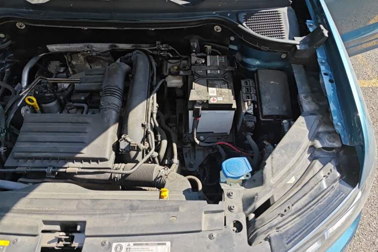 Used Volkswagen Tharu 2019 280TSI Two-Wheel Drive R-Line China VI Standard Engine Bay Left